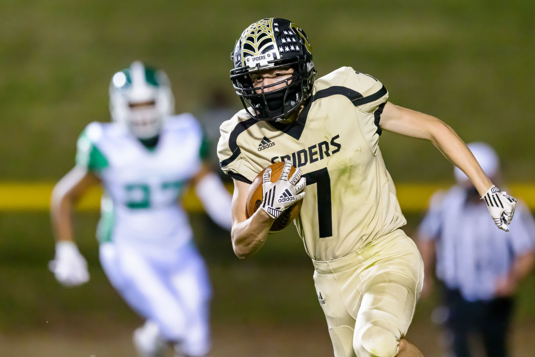 The A.L. Brown Wonders shut out the Concord Spiders 28-0 to win the Battle of the Bell and clinch the South Piedmont 3A Conference regular season championship on Friday night for the sixth consecutive year at Concord High School.